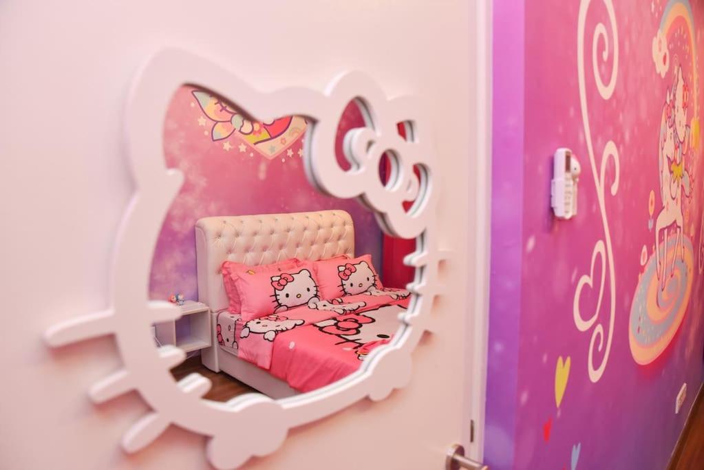 Play At Hello Kitty Kawaii Fun House Apartment