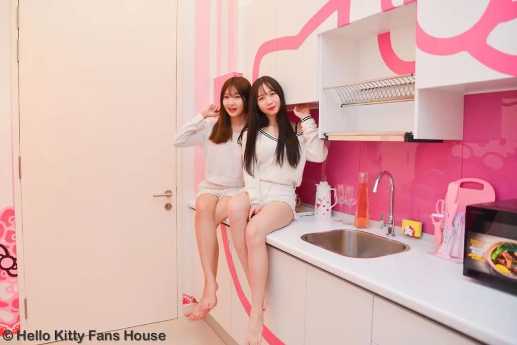 Play At Hello Kitty Kawaii Fun House Apartment